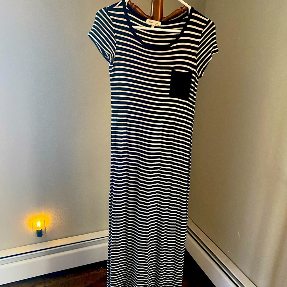 Crew neck floor length tshirt dress